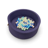 Ball pit with balls